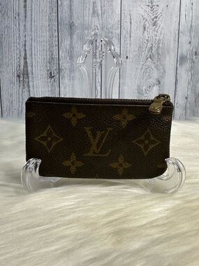 LOUIS VUITTON key pouch card holder in monogram